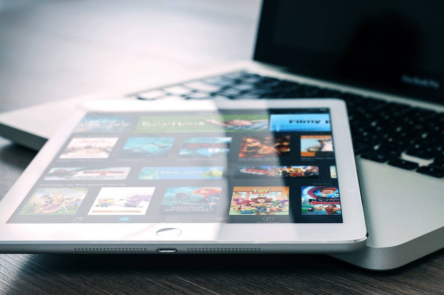 Synergie entre vidéos en ligne et la TV : communiquez différemment, communiquez efficacement
